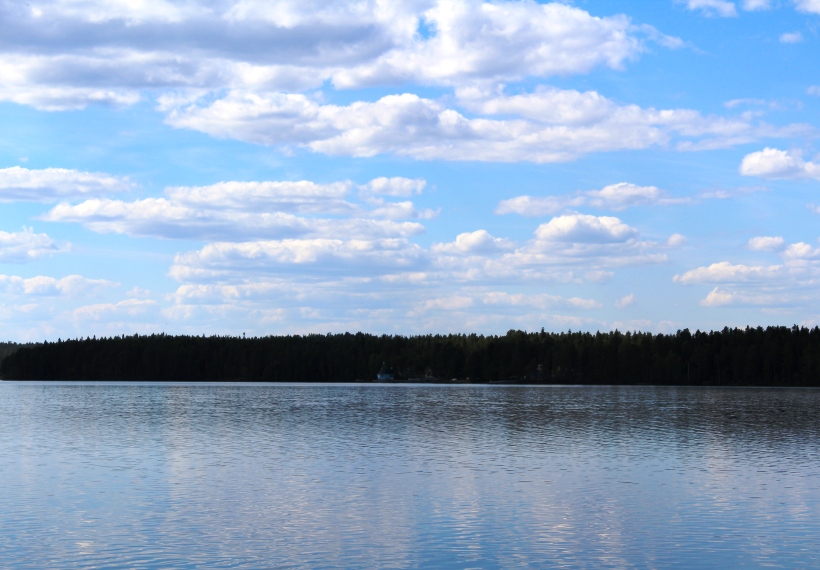 Вид на автокемпинг с берега озера Контокки